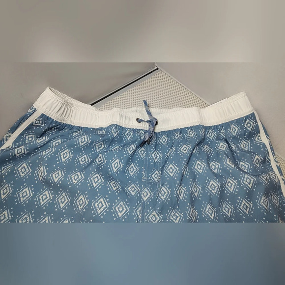 George Men's Size XL (40-42) Dolphin Hem Swim Trunks with UPF50+ Blue Tribal - Picture 2 of 3